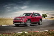 Jeep e Dodge convocam recall por falhas críticas em freios e painel de alertas