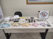 Jovem de 22 anos é preso por tráfico de drogas em Avaré, SP, após denúncia anônima