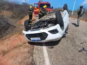 Jovem de 25 anos morre em capotamento na Costa Branca do RN