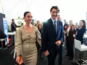 Katy Perry e Justin Trudeau confirmam relacionamento em Davos após meses de especulação