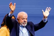 Lula comemora vitória de 'O Agente Secreto' no Globo de Ouro 2026