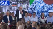 Lula critica Trump por tentar governar o mundo via redes sociais em evento no RS