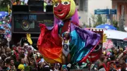 Mais de 70 blocos abrem Carnaval 2026 no Rio em fim de semana animado