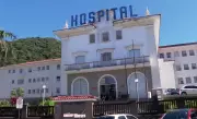Menina de 2 anos sai da UTI após incêndio criminoso em Poços de Caldas; mãe segue grave