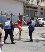 Modelo fitness tem prisão mantida após agredir policiais em Japeri