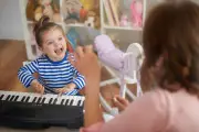 Música no desenvolvimento infantil: 5 benefícios para o cérebro do bebê