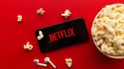 Netflix anuncia reformulação do app para celular com foco em vídeo vertical e podcasts