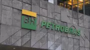 Petrobras anuncia primeira redução no preço da gasolina para distribuidoras em 2025
