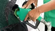 Petrobras reduz preço da gasolina, mas distribuidoras não repassam integralmente no Paraná