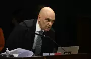 Por ordem de Moraes, Bolsonaro é transferido para sala na Papuda