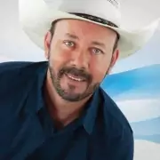 Prefeito de Orizânia é afastado por improbidade em esquema de aluguel de máquinas