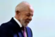 Presidente Lula realiza exames para cirurgia de catarata no olho esquerdo; entenda a doença