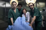 Série brasileira 'Sob Pressão' ganha adaptação americana com produtores de 'The Good Doctor'