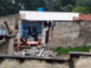 Temporal em Mogi das Cruzes derruba cômodo de casa e causa alagamentos