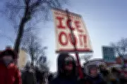Tribunal rejeita suspensão do ICE em Minnesota; protestos tomam EUA após mortes