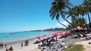 Turista preso após tentar afogar mulher grávida em praia de Maceió