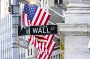 Wall Street cautelosa após JP Morgan frustrar expectativas; olha para bancos e Suprema Corte