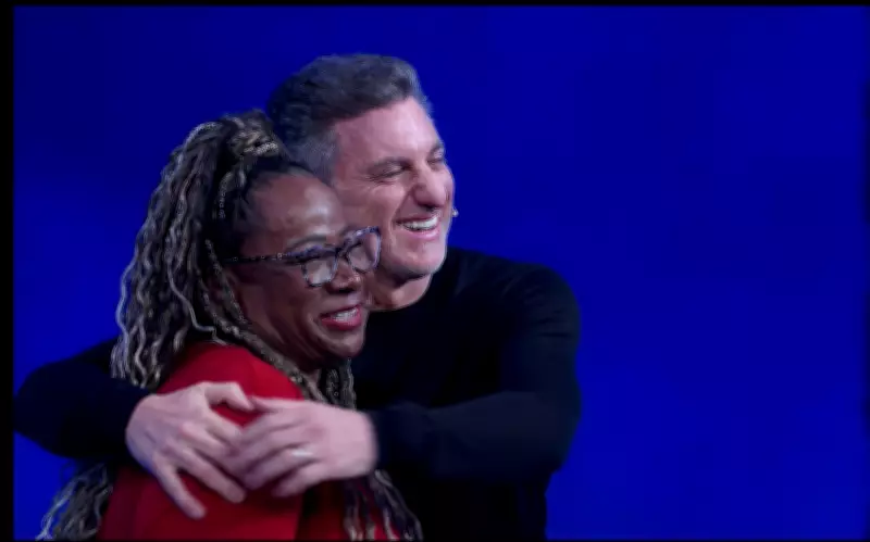 Professora mineira ganha R$ 150 mil em programa de TV e valoriza conhecimento