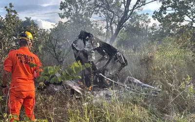 Avião de pequeno porte cai e explode após decolagem em Formosa, Goiás