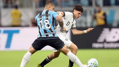 Botafogo sofre revés após começo promissor e perde para o Grêmio em jogo de oito gols