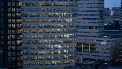 Brasileiros trabalham mais que a média global? OCDE revela ranking de horas anuais