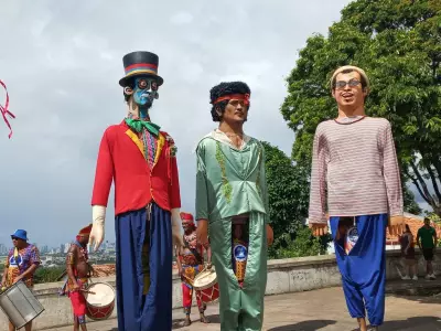 Bruno Mars e Chico Science se encontram em bonecos gigantes no Carnaval de Olinda