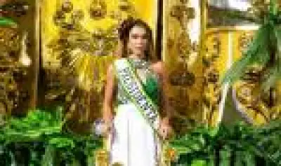 Erika Hilton desfila com faixa de 'Presidenta' no Carnaval de São Paulo