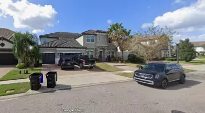 Esposa de sertanejo Henrique é presa nos EUA por tentativa de fuga e sem carteira válida