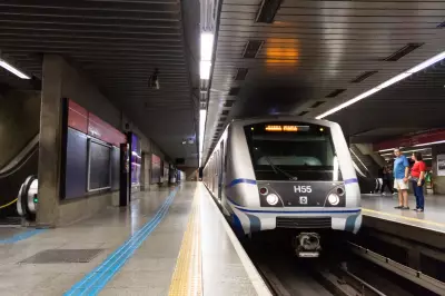Falha em trem na estação Santa Cecília causa lentidão na Linha 3-Vermelha do Metrô de São Paulo