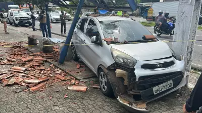 Idoso de 65 anos morre atropelado após carro invadir parada de ônibus em Manaus