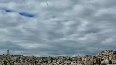 Irã revida com mísseis após ataque de EUA e Israel; tensão nuclear se agrava