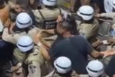 Ivete Sangalo revolta-se com policiais que empurravam foliões no Carnaval de Salvador