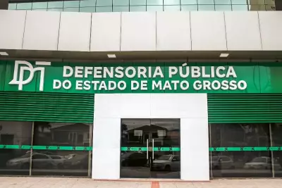 Justiça anula processo contra jovem após primo usar seu nome em furto em escola de Cáceres