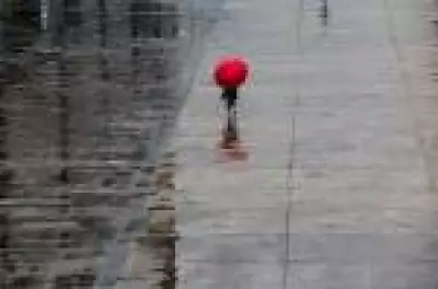 Mais chuva no litoral de SP e RJ: previsão de domingo aponta instabilidade generalizada