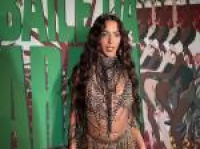 Marina Sena revira os olhos com perguntas sobre Juliano Floss no Baile da Arara