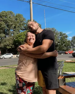 Mãe e filho são aprovados juntos na Universidade do Distrito Federal