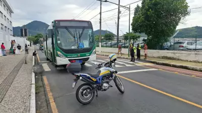 Mulher de 67 anos morre após ser atropelada por ônibus no Centro de Angra dos Reis