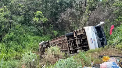 Mulher morre após tombamento de ônibus na BR-153, em Aliança do Tocantins