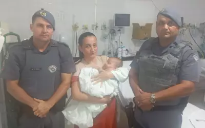 Policiais salvam bebê de 4 meses de engasgo com leite em Guararapes, SP