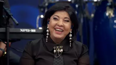 Roberta Miranda emociona ao doar R$ 800 para vendedora de pipoca no Carnaval de João Pessoa