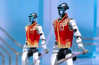 Robôs humanoides brilham em gala chinesa com artes marciais, mostrando liderança tecnológica
