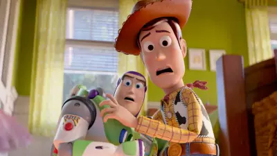 Toy Story 5: Pixar lança trailer oficial com Woody calvo e Buzz enfrentando tecnologia