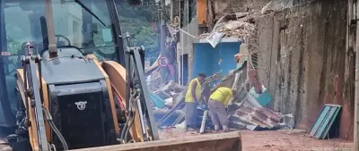 Tragédia em Juiz de Fora: pai descobre por foto que casa desabou e encontra corpos de familiares