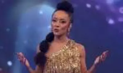 TV Globo é criticada por transmitir Carnaval de SP de estúdio, e não do Sambódromo