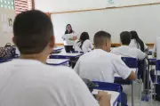 Assembleia do Ceará aprova reajuste salarial para professores da rede estadual