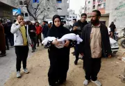 Ataques israelenses matam 21 palestinos em Gaza e travessia humanitária por Rafah é suspensa