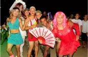 Bloco Raparigas do Trânsito celebra 26 anos no carnaval de Fernando de Noronha