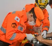 Bombeiros usam mini retífica para retirar aliança presa no dedo de caminhoneiro em Januária