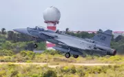 Caças suecos F-39 Gripen iniciam defesa do espaço aéreo de Brasília a partir de Anápolis