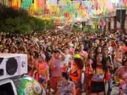 Carnaval 2026 no Ceará: confira alterações em serviços e comércio nas principais cidades
